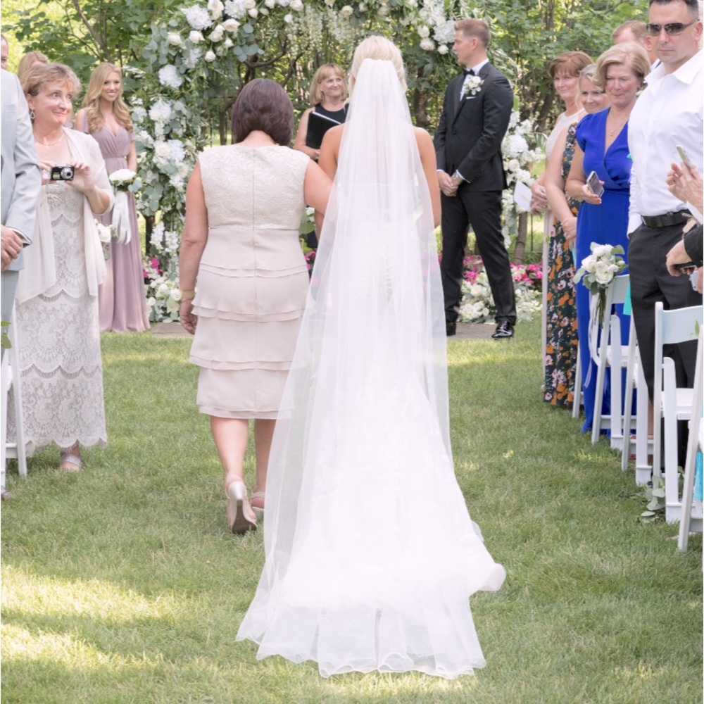 Jennifer Leigh wedding veil